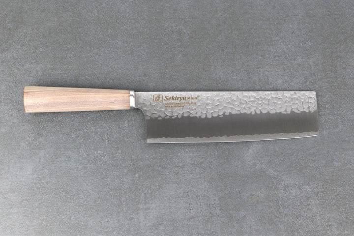 Nakiri Gemüsemesser mit Holzgriff und prägnanter Klinge